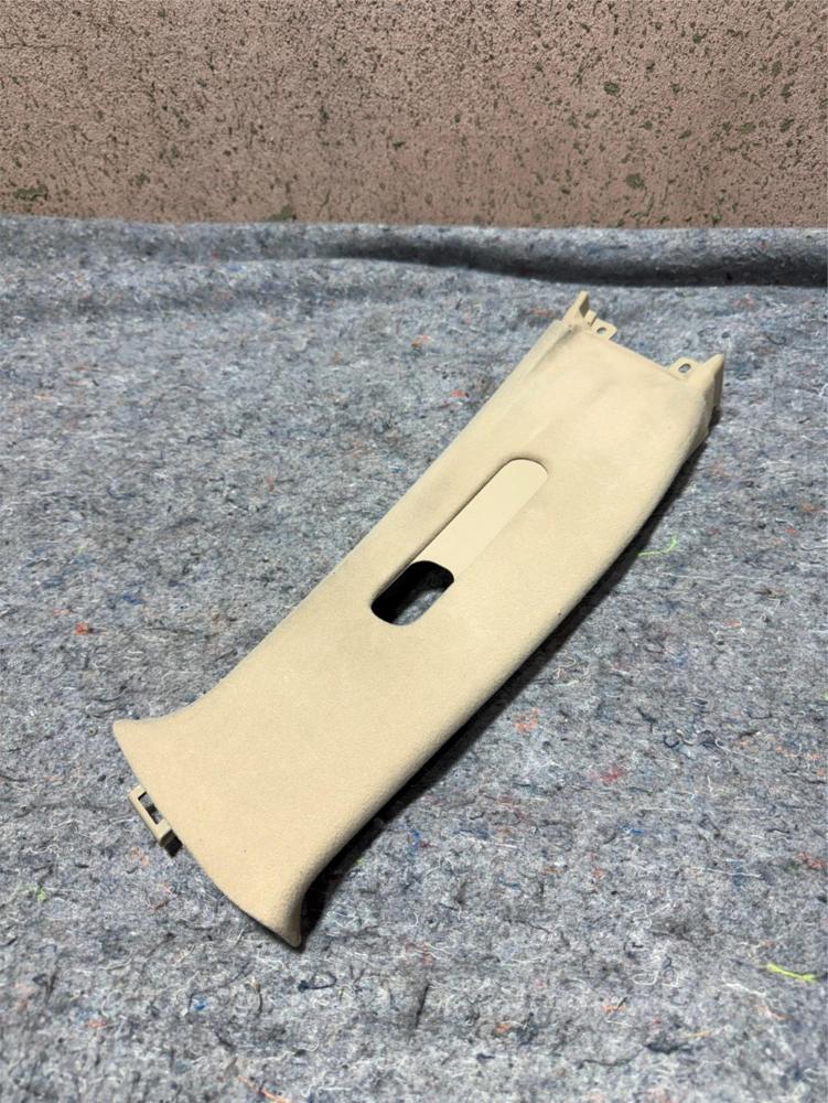 Lexus IS300 Passenger Left Center B Pillar Cover 62412-53051 – photo 1