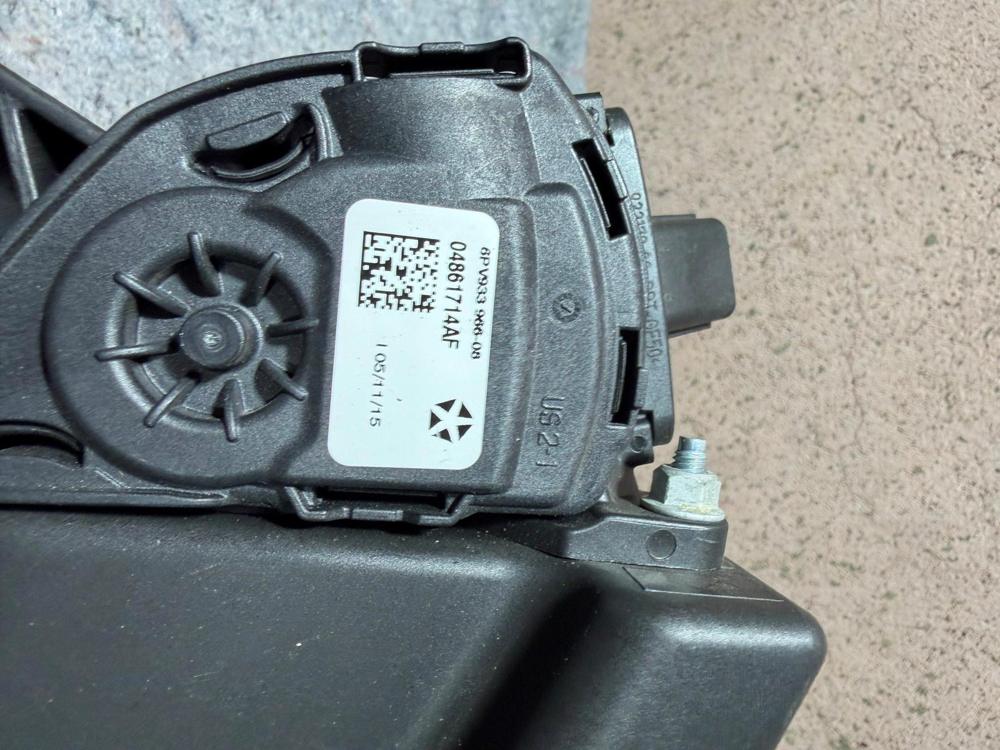 2015 Dodge Charger Gas Pedal 04861714AF OEM – photo 2