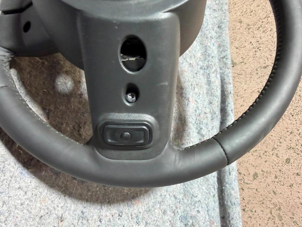 2011-2017 Jeep Patriot Sport Steering Wheel with Cruise Control OEM – photo 4