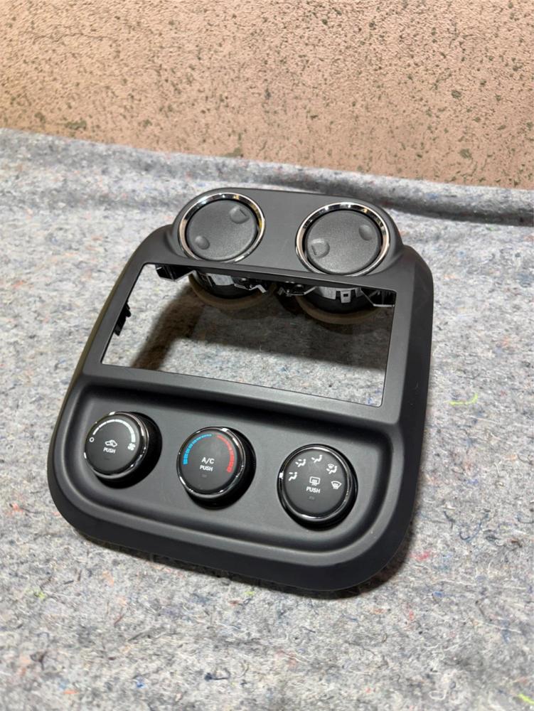 2011-2016 OEM Jeep Compass Patriot Center Dash Radio Vent Trim Bezel Black – photo 1