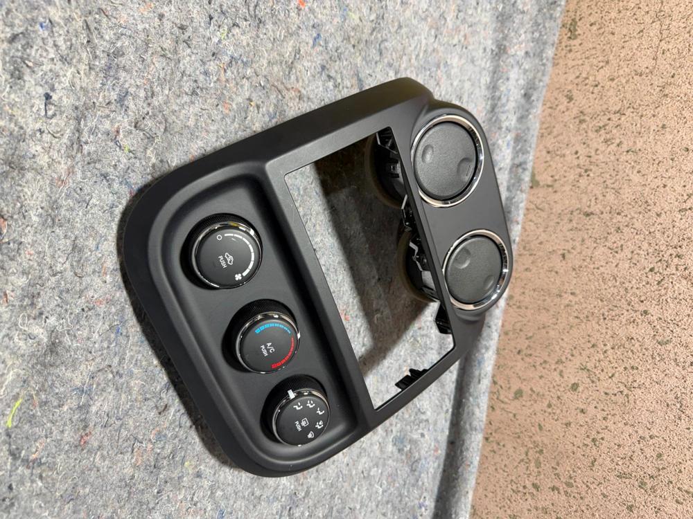 2011-2016 OEM Jeep Compass Patriot Center Dash Radio Vent Trim Bezel Black – photo 4