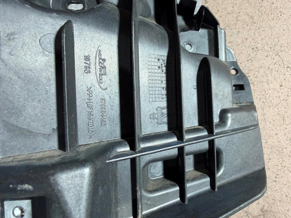 14-2020 Maserati Ghibli Rear Left Side Bumper Under Taillight Bracket 670004468 – photo 2