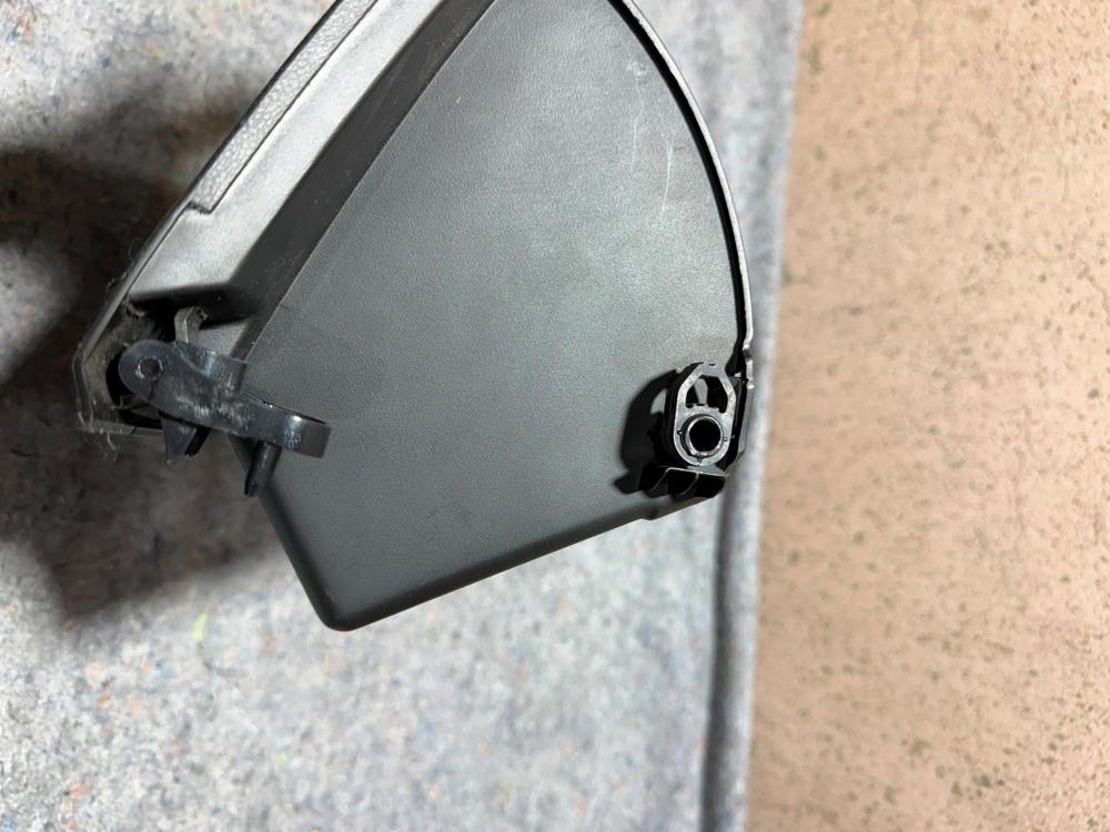 2015 Chevrolet Spark Glove Box 531619 OEM – photo 2