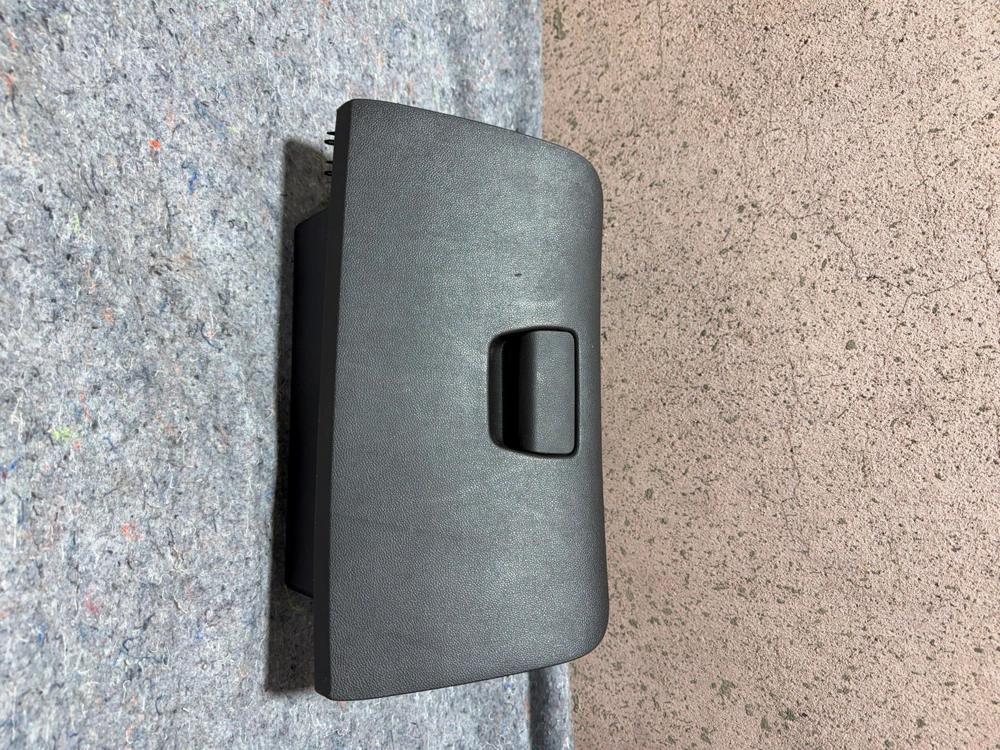 2015 Chevrolet Spark Glove Box 531619 OEM – photo 3