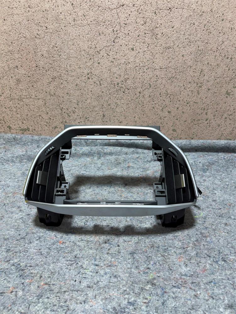 14-20 Maserati Ghibli M157 Front Dash Display Screen Trim Cover 089040200102 OEM – photo 1