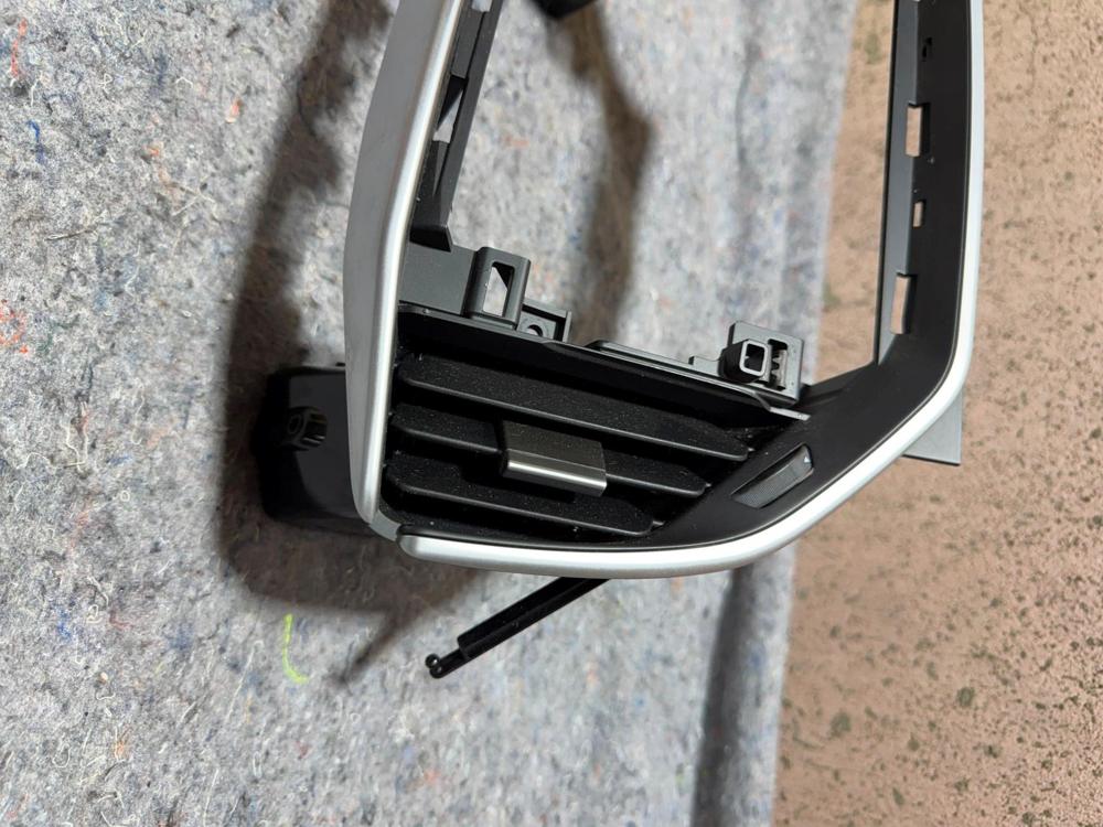 14-20 Maserati Ghibli M157 Front Dash Display Screen Trim Cover 089040200102 OEM – photo 2