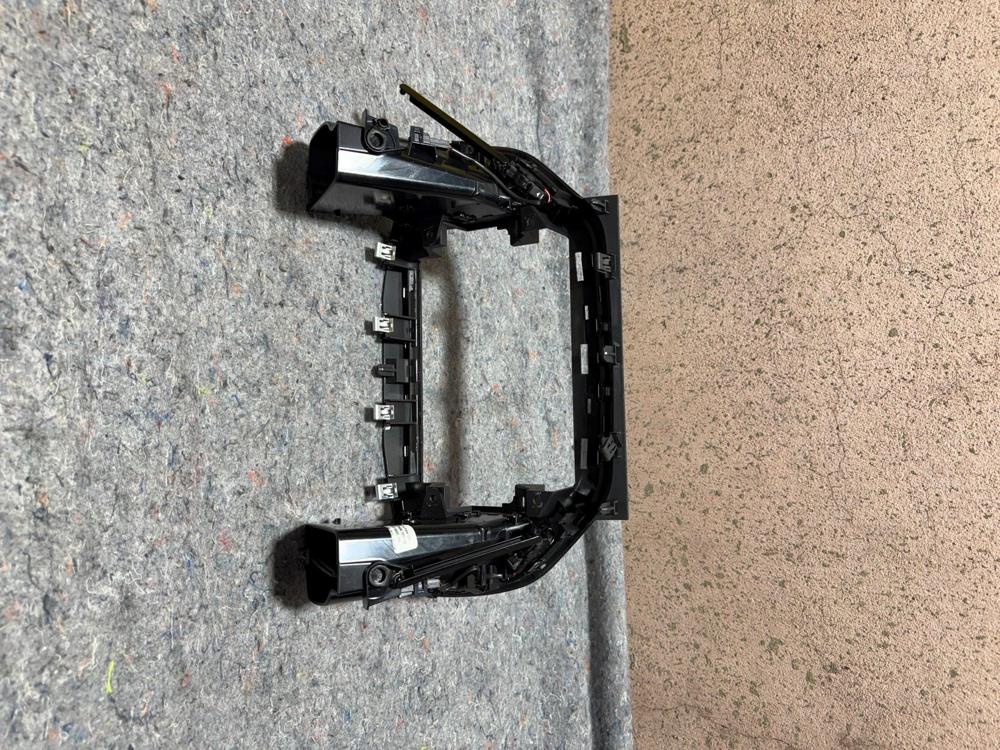 14-20 Maserati Ghibli M157 Front Dash Display Screen Trim Cover 089040200102 OEM – photo 4