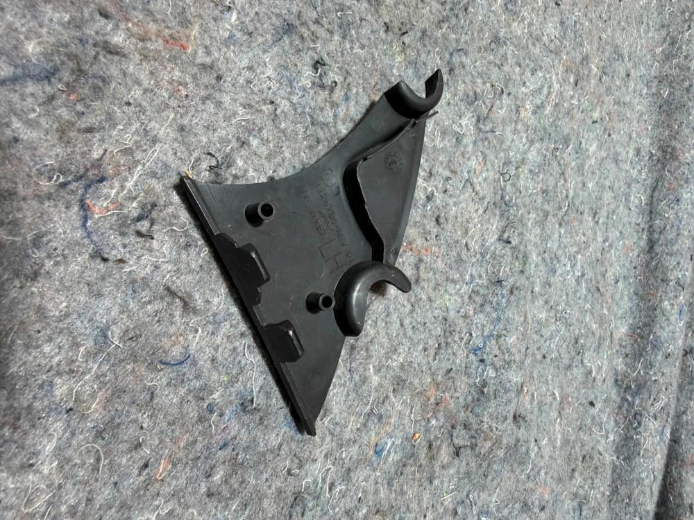 2007-2017 Jeep Patriot Front Seat Left Driver Side Inner Shield Cover Trim OEM – photo 4