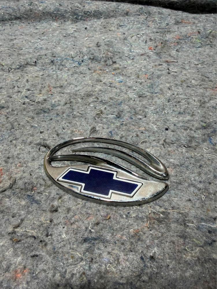1997-2003 Chevrolet Malibu Rear Trunk Badge Emblem 22638475 OEM – photo 1
