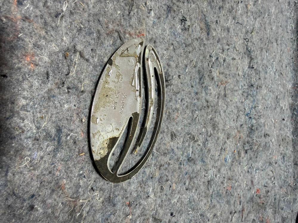 1997-2003 Chevrolet Malibu Rear Trunk Badge Emblem 22638475 OEM – photo 4