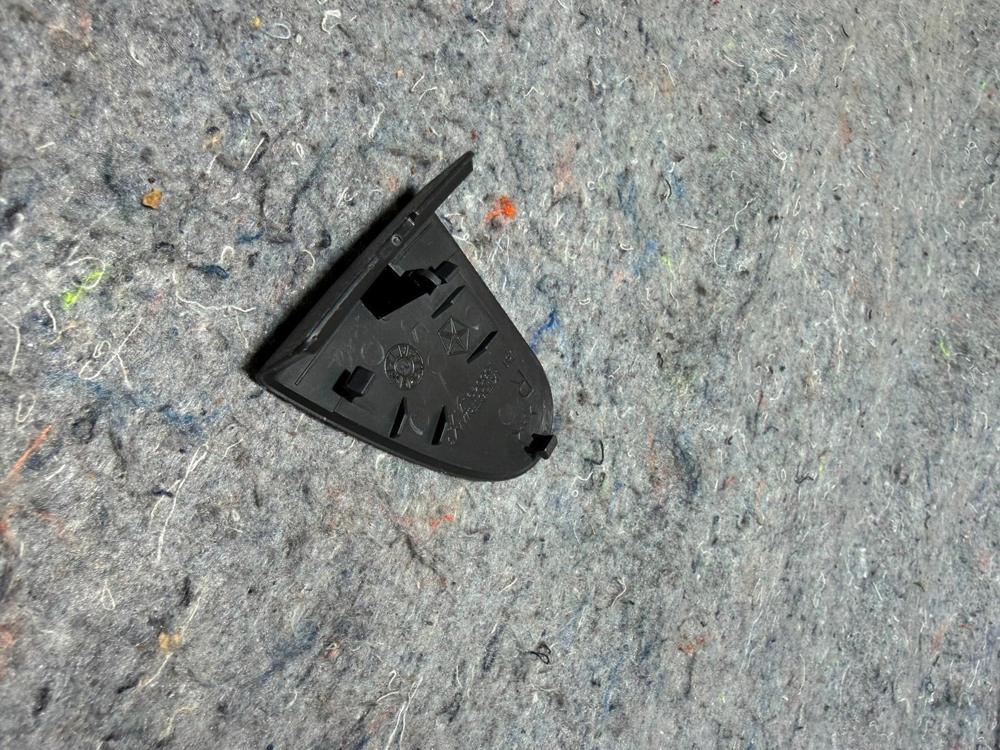 2007-2010 Jeep Compass Mirror Front Right Flag Cover Trim Plug 1KT56TRMAA OEM – photo 2