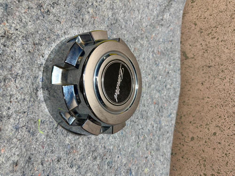 2003-2005 Excursion Limited OEM Rear Wheel Center Cap Hub Cap 3C34-1A096-AA – photo 2