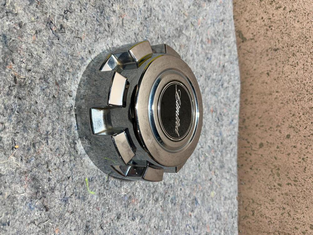 2003-2005 Excursion Limited OEM Rear Wheel Center Cap Hub Cap 3C34-1A096-AA – photo 3