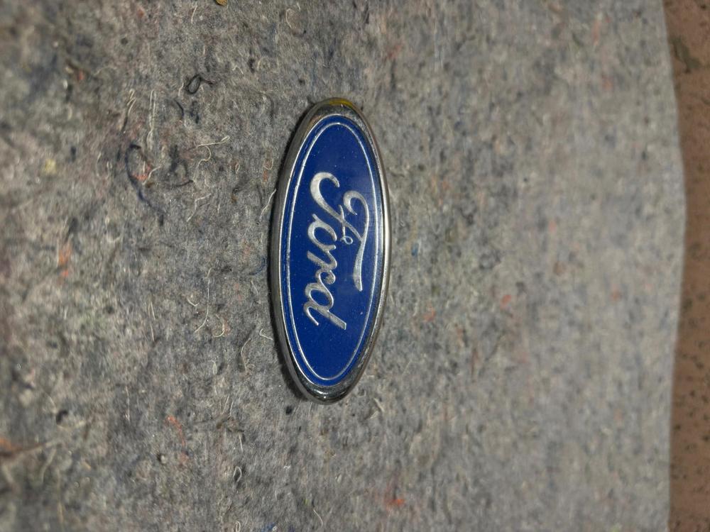 Ford Rear Trunk Emblem F8CB-8C046-AA – photo 3