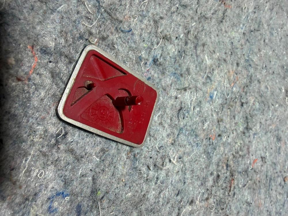 Saturn OEM Emblem Badge 2" Rear Trunk Logo 21049052 Genuine Factory – photo 3