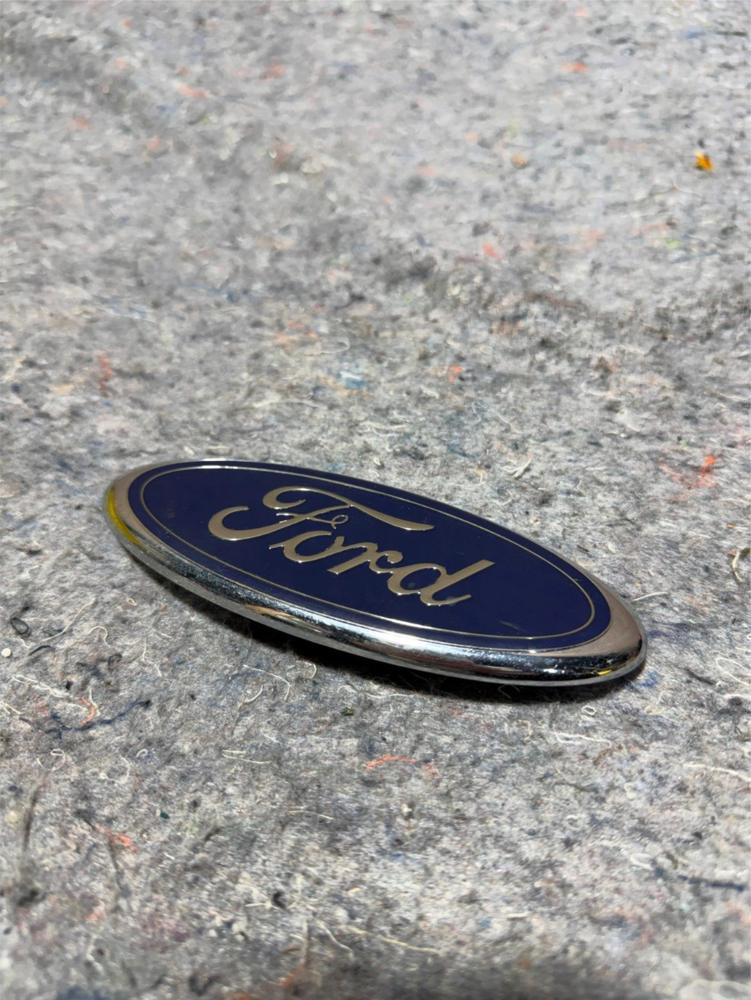 Ford Blue Oval Grille Emblem Badge Genuine F85B-15402A16-AA OEM – photo 1