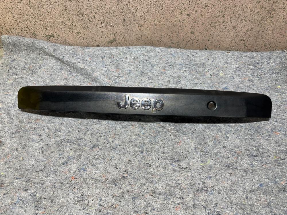 2014-2016 Jeep Compass Tailgate Liftgate Back Door Finish License Molding OEM – photo 2