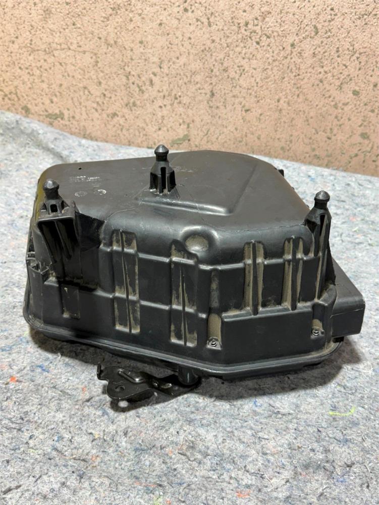 11-17 Jeep Patriot Compass Air Cleaner Box 2.4L 551585 OEM – photo 1
