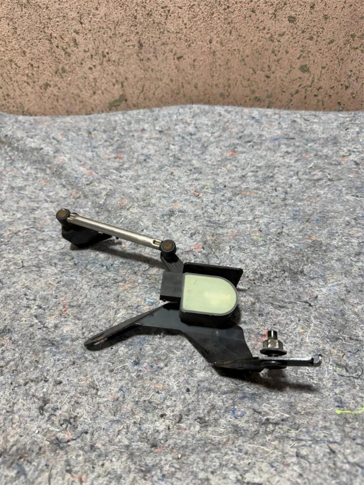 2016 2017 Infiniti Q50 3.0T Rear Suspension Afs Headlight Sensor – photo 1