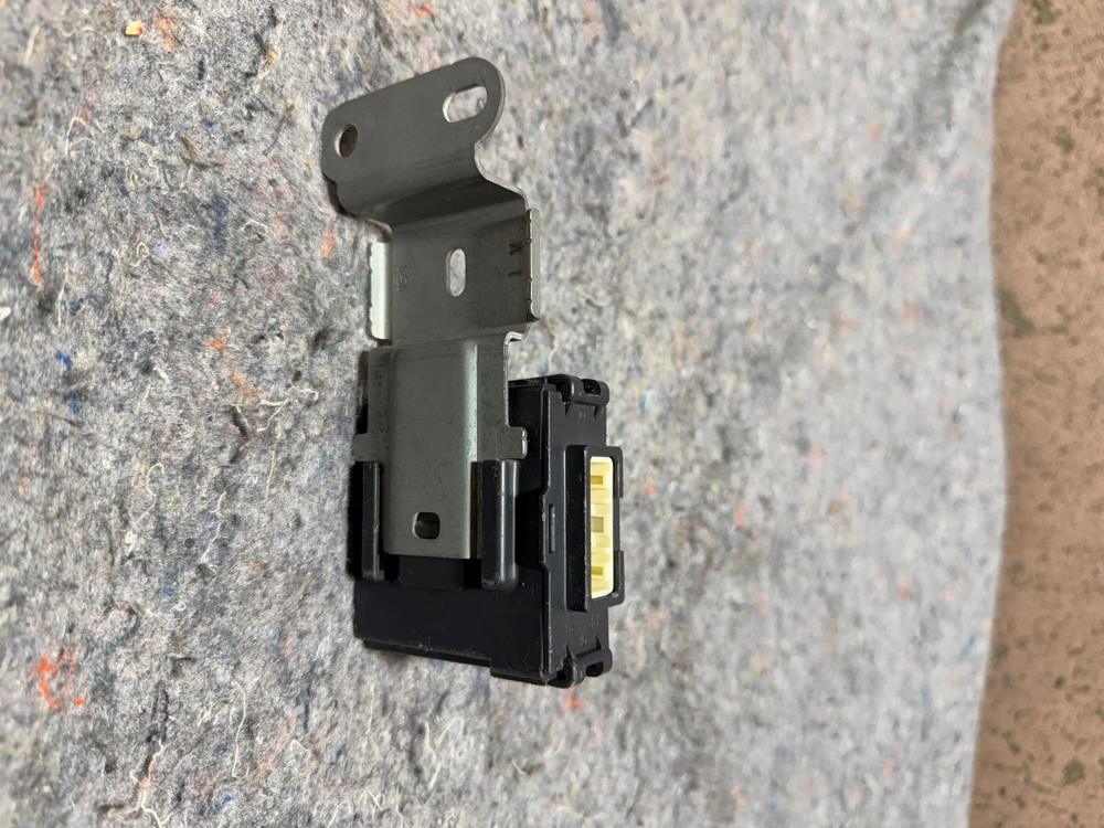 2016 Infiniti Q50 Intergrated Dynamic Control Module Unit 476A04GF0B OEM – photo 2