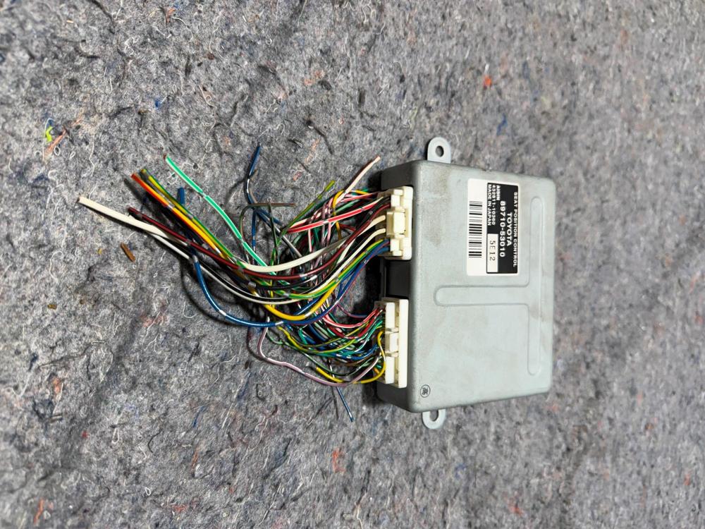 OEM 2001-2005 Lexus IS300 Seat Position Control Computer Module 89710-53010 – photo 2