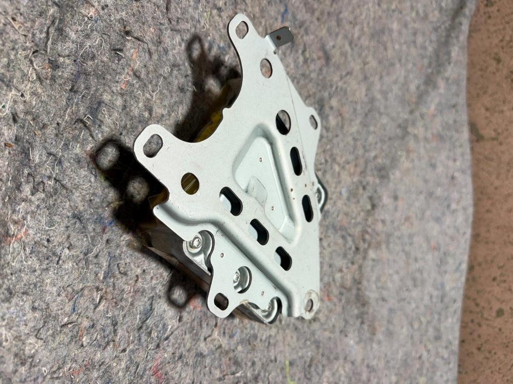 2002 Lexus IS300 Safety Control Module OEM Used 89170-53050 – photo 2