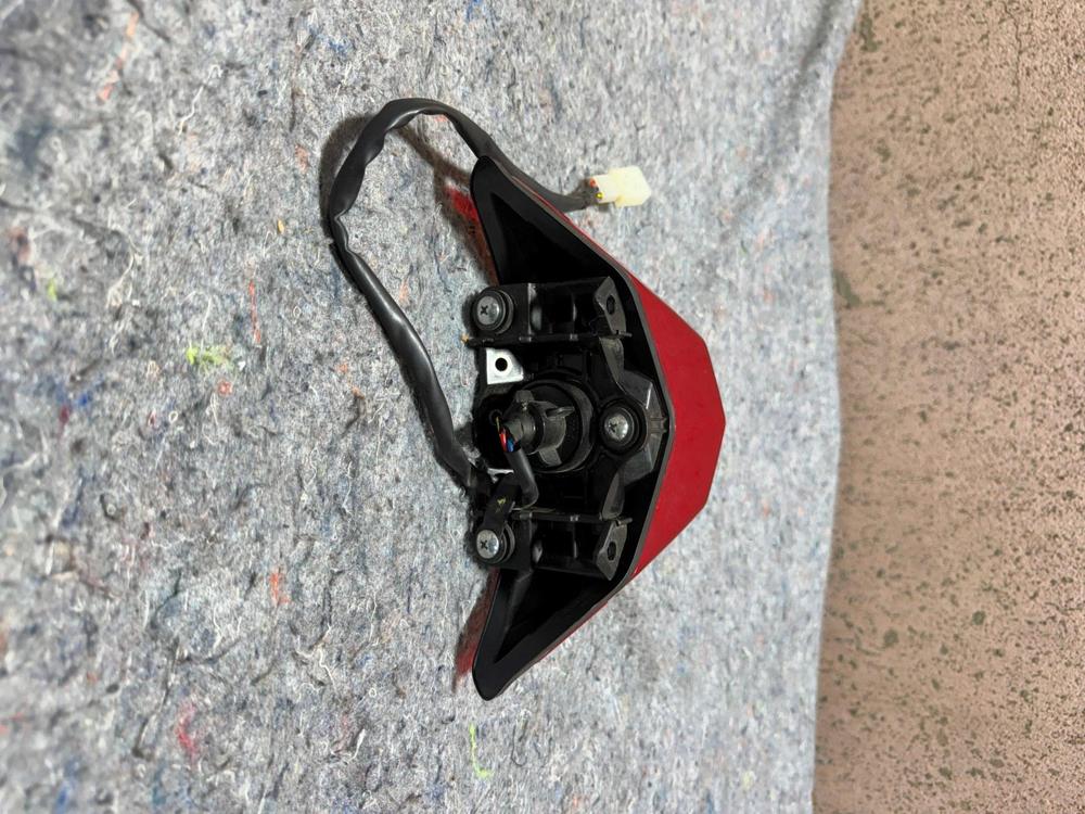13-17 Kawasaki Ninja 300 OEM Rear Tail Taillight Back Brake Light – photo 2