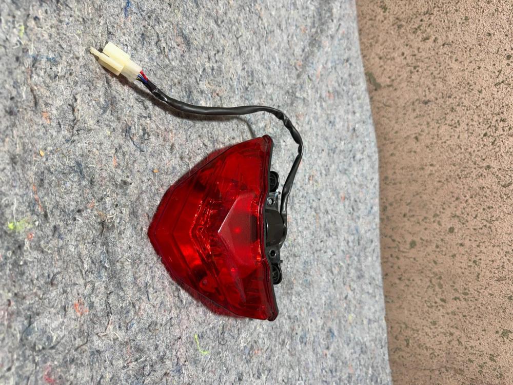 13-17 Kawasaki Ninja 300 OEM Rear Tail Taillight Back Brake Light – photo 3