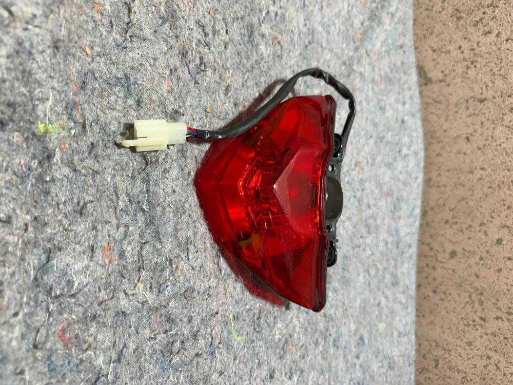 13-17 Kawasaki Ninja 300 OEM Rear Tail Taillight Back Brake Light – photo 4
