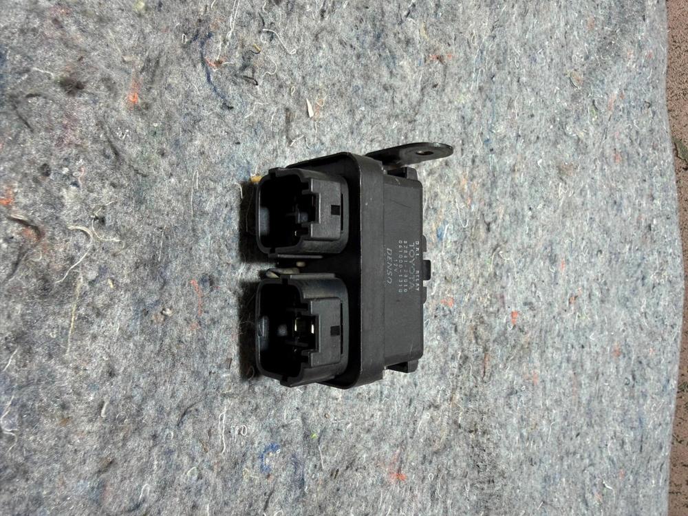 2001-2005 Lexus IS300 Sedan Daytime Running Light Voltage Control Relay OEM – photo 3