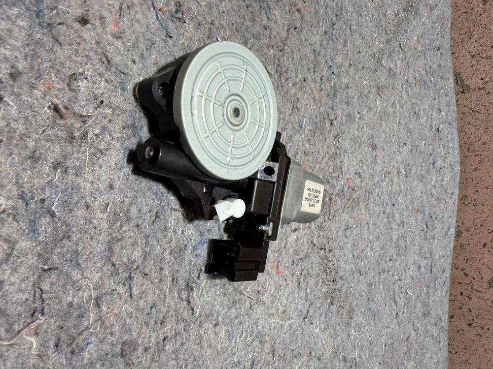 2011-2019 Infiniti Q70 Q70L Left Driver Front Door Window Regulator Motor OEM – photo 4