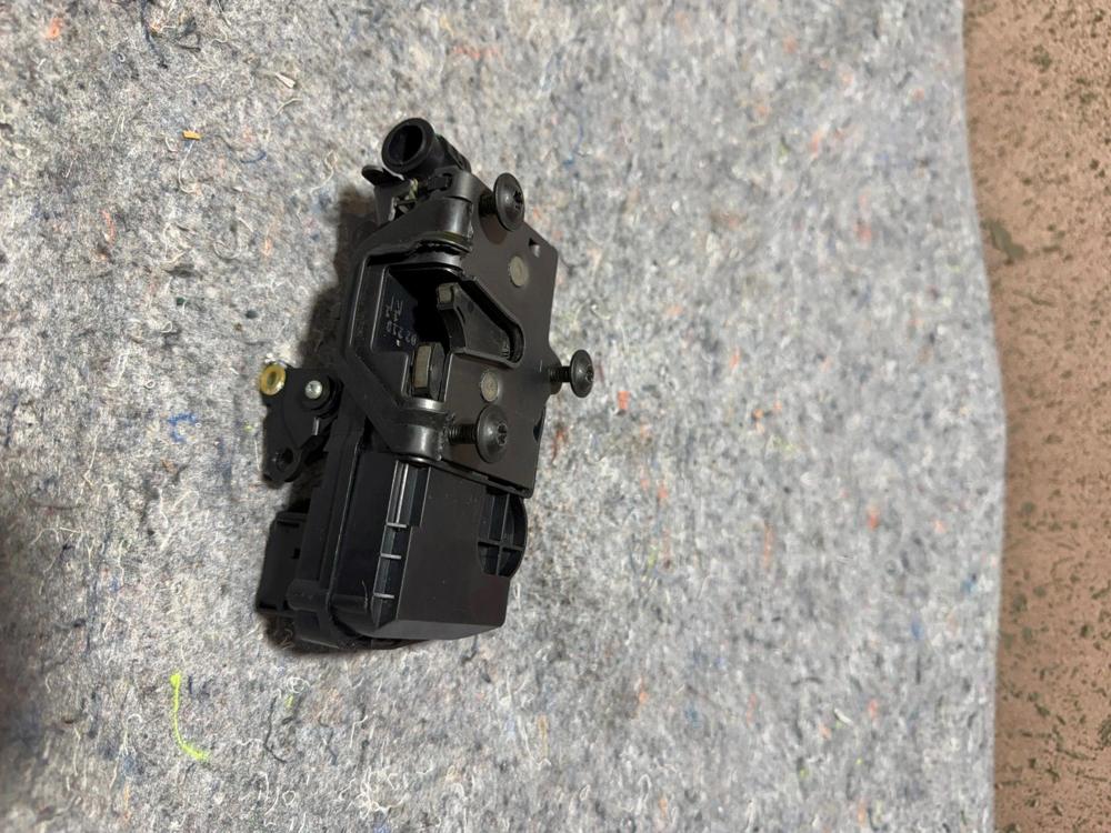 Front Left Door Lock Acuator Fits 2003-2007 Cadillac CTS 2004-2006 Srx OEM – photo 2