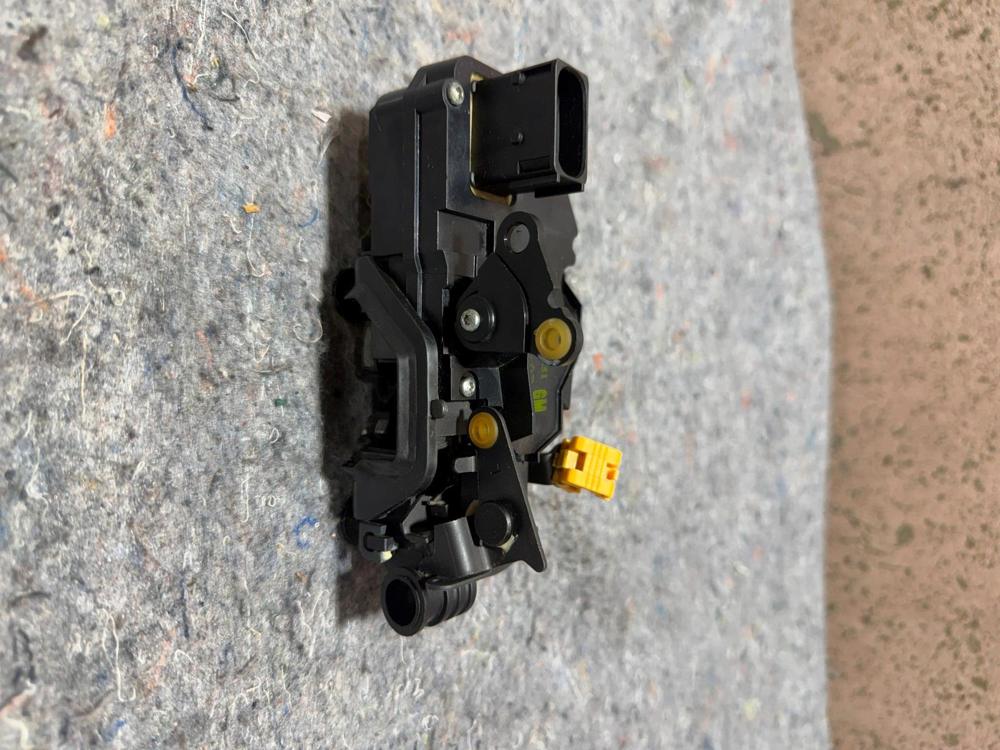 Front Left Door Lock Acuator Fits 2003-2007 Cadillac CTS 2004-2006 Srx OEM – photo 3