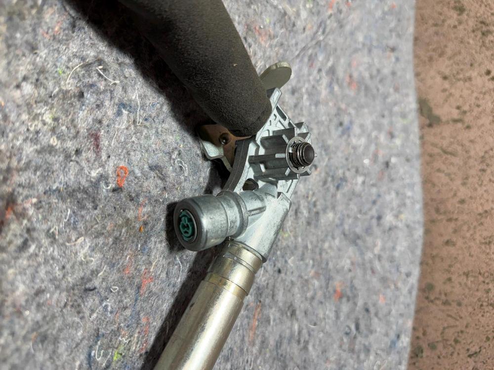 2013-2016 Maserati Quattroporte Front Left Seat Belt Pretensioner OEM 6700014260 – photo 3