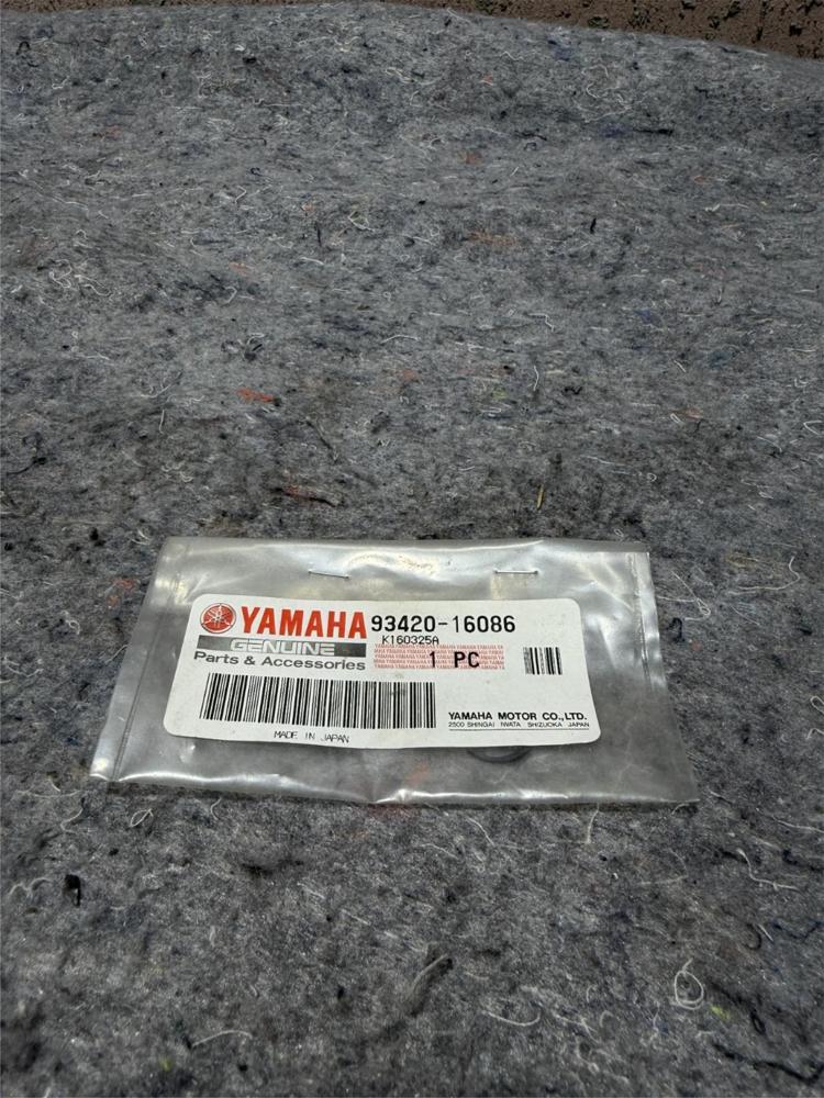 New Genuine Yamaha 93420-16086 Circlip – photo 1