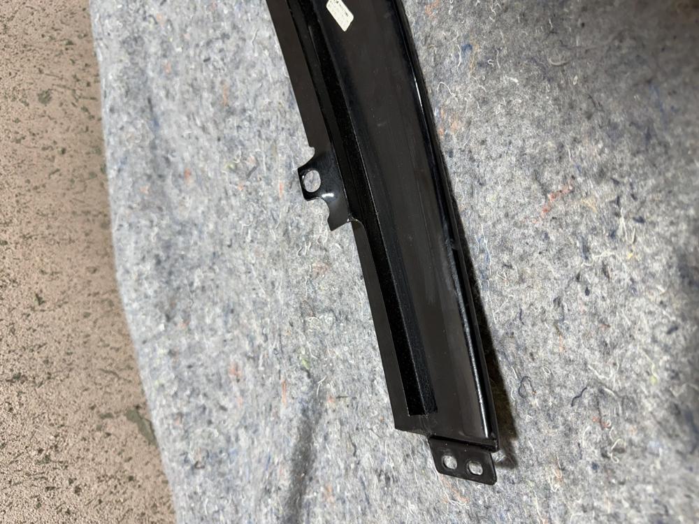 2011 Bentley Continental Flying Spur Front Left B-pillar Cover Plate 3W5837889H – photo 3
