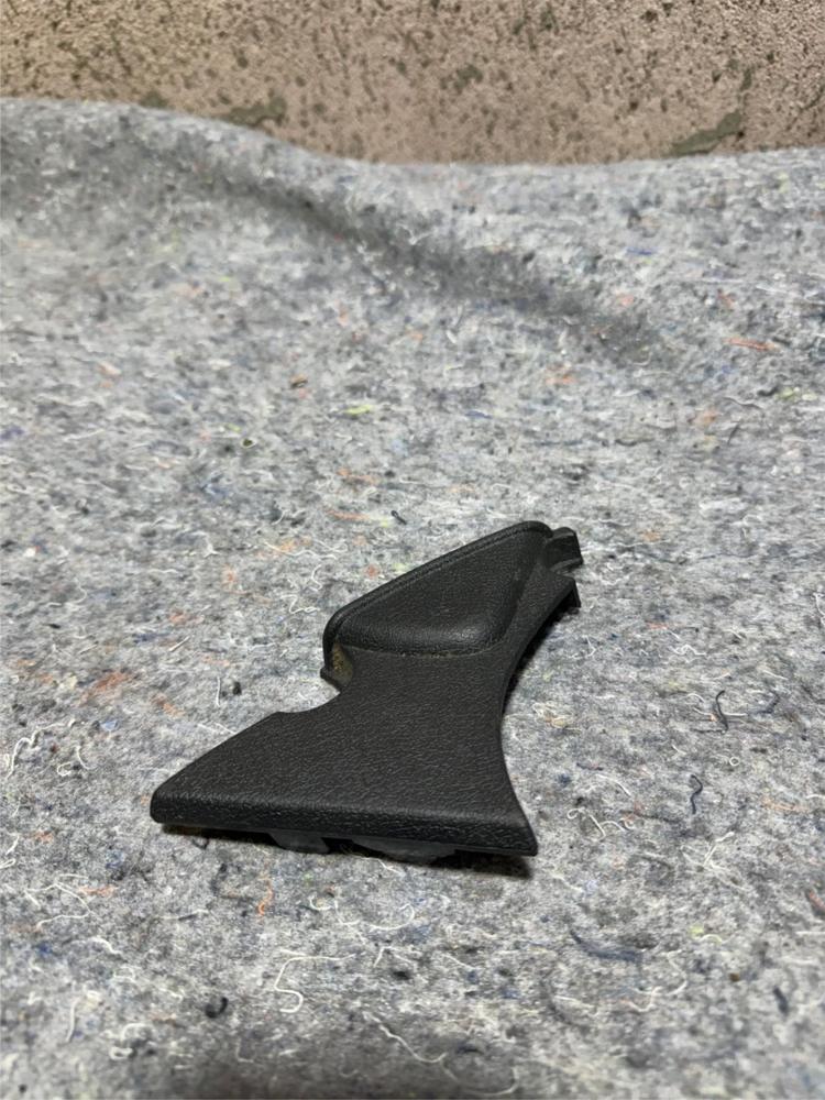 2007-2017 Jeep Patriot Front Seat Left Driver Side Inner Shield Cover Trim OEM – photo 1