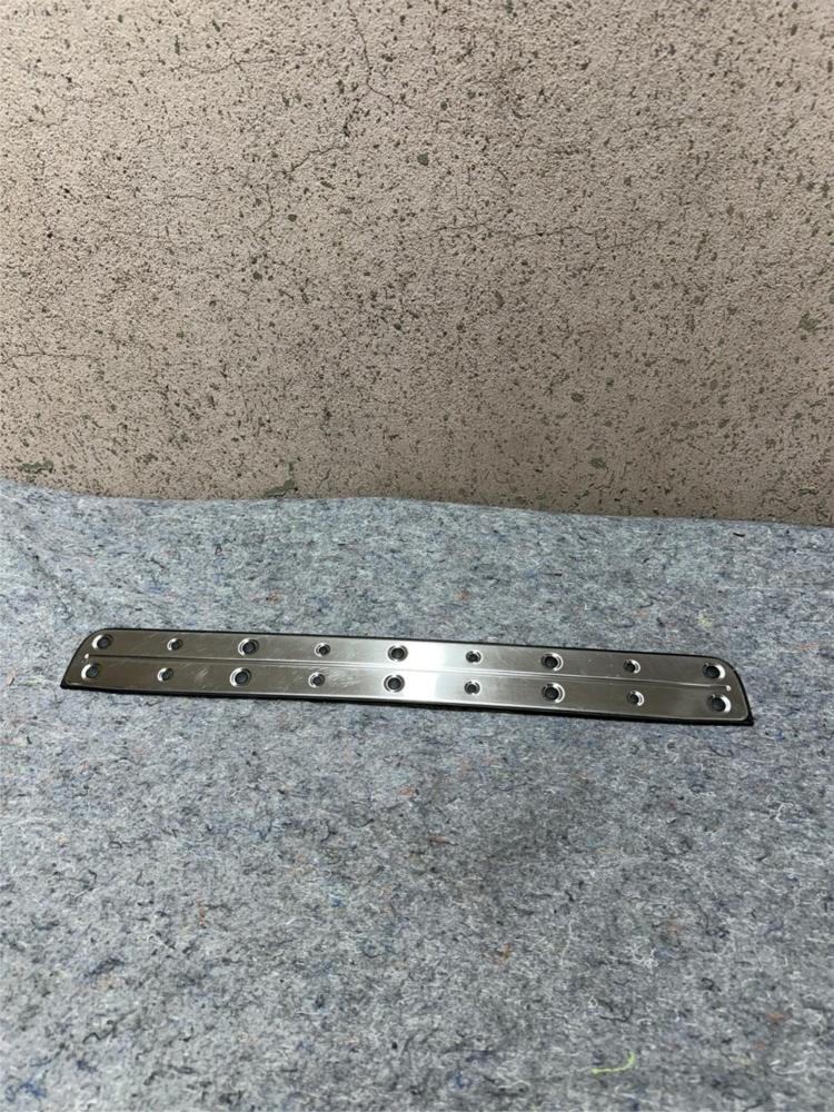 Left Front Door Sill Scuff Plate 2001 Lexus IS300 67910-53010 Z-123P – photo 1