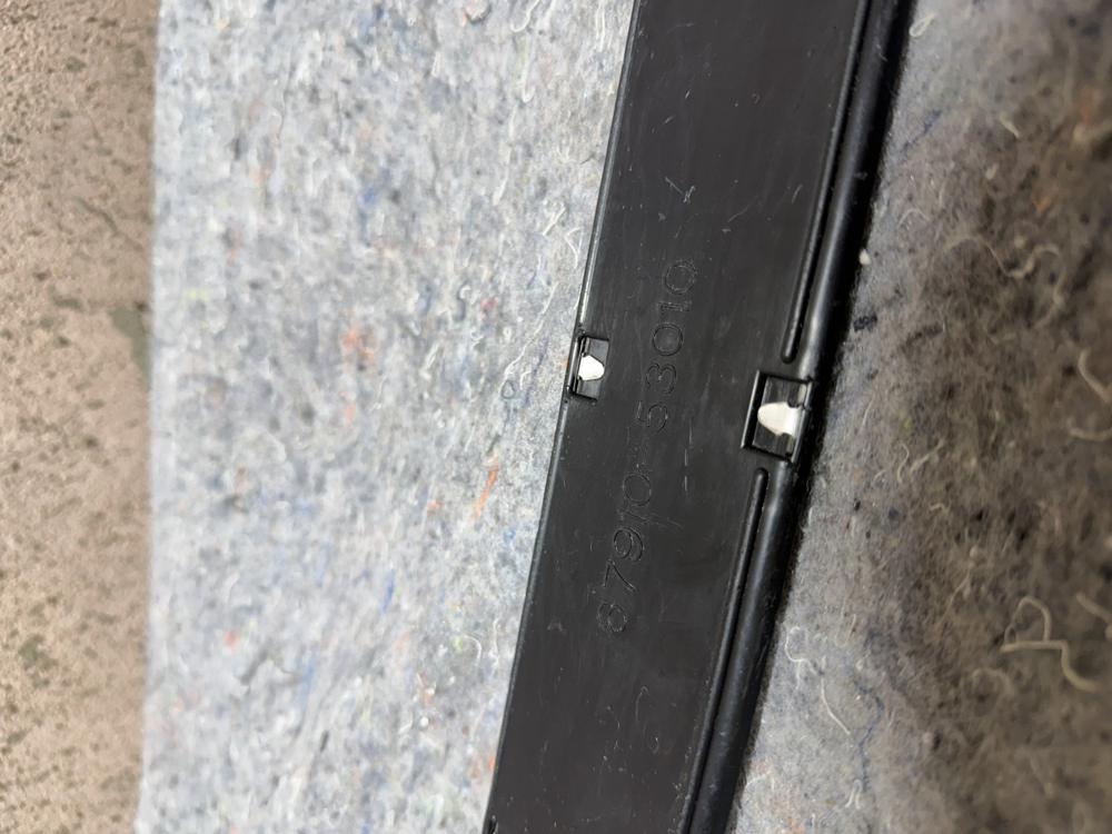 Left Front Door Sill Scuff Plate 2001 Lexus IS300 67910-53010 Z-123P – photo 2