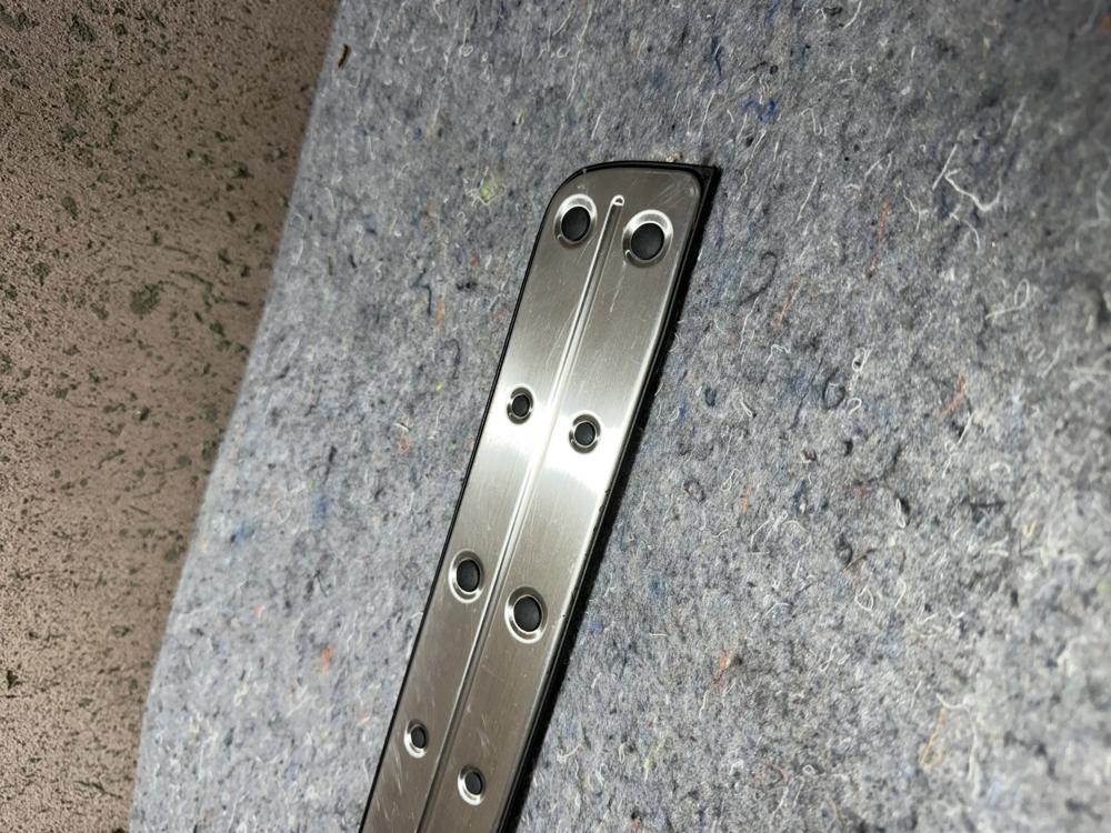 Left Front Door Sill Scuff Plate 2001 Lexus IS300 67910-53010 Z-123P – photo 3