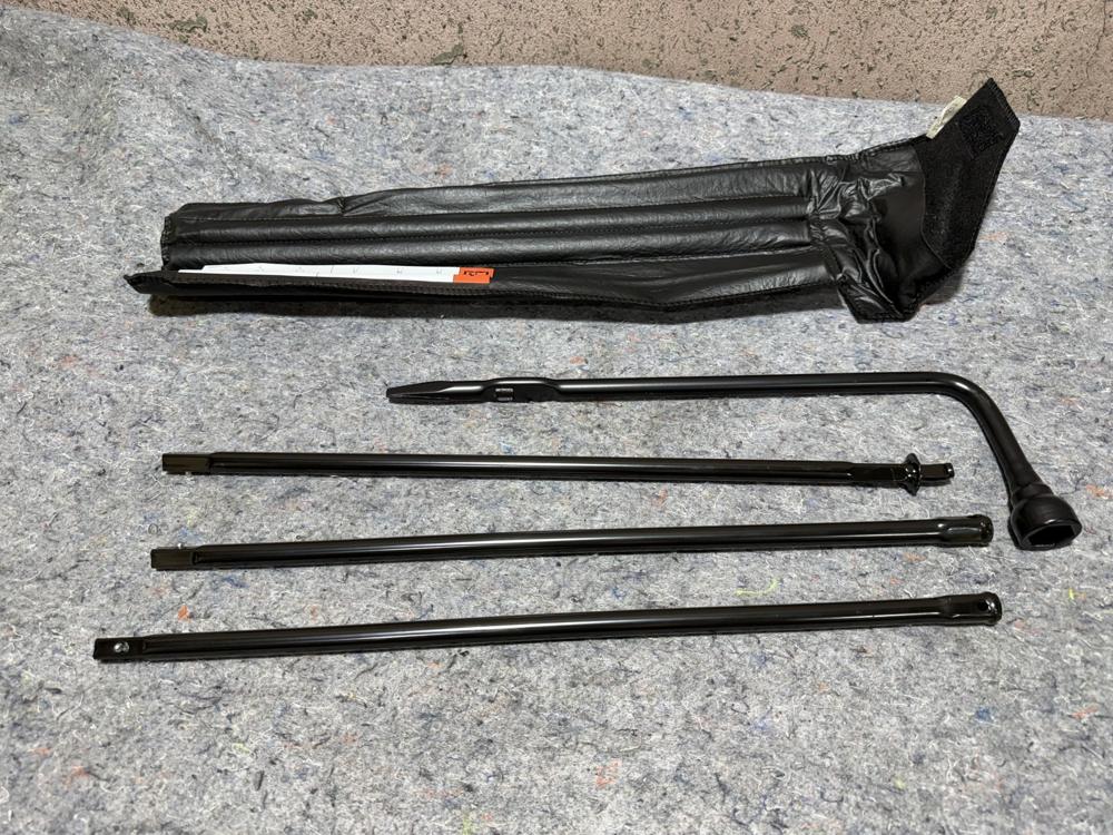99-19 Silverado Sierra Suburban 1500 Spare Tire and Jack Handle Tool Kit OEM – photo 1