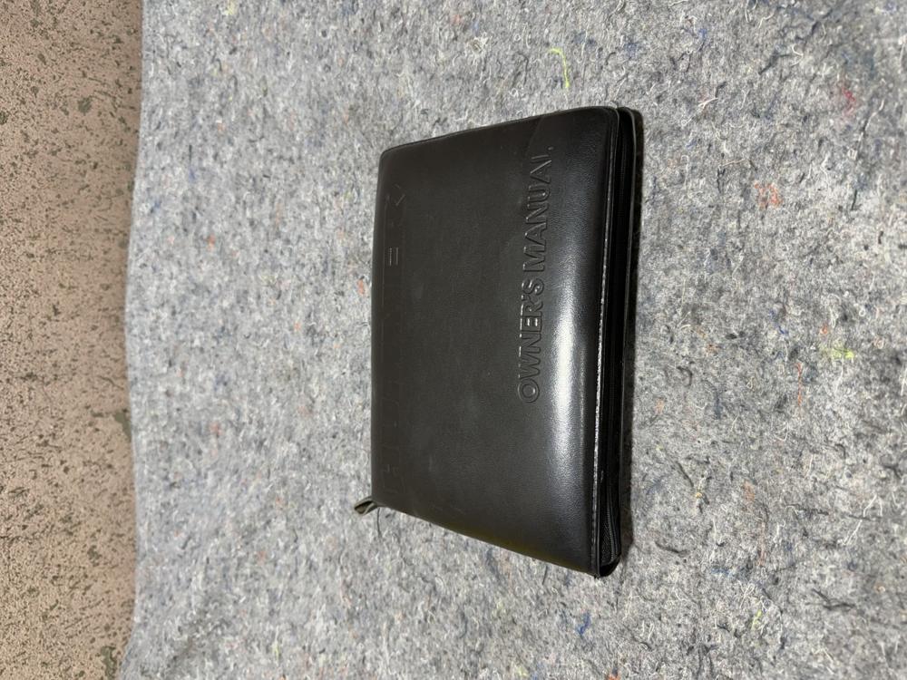 1999 Genuine Hummer Owner's Manual OEM with Pouch OEM – photo 2