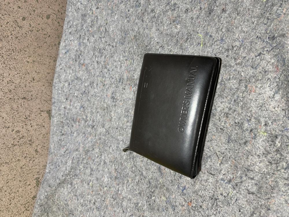 1999 Genuine Hummer Owner's Manual OEM with Pouch OEM – photo 3