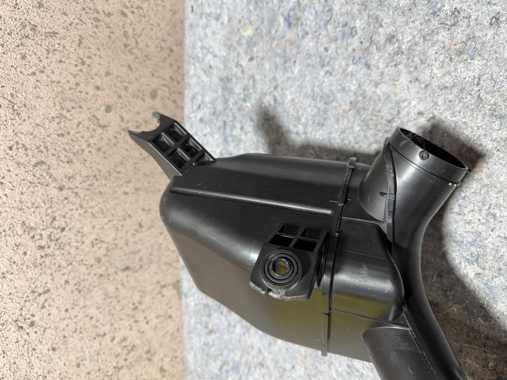 Gm OEM Spark Air Intake Resonator Assembly GMC 42359288 Chevrolet – photo 2