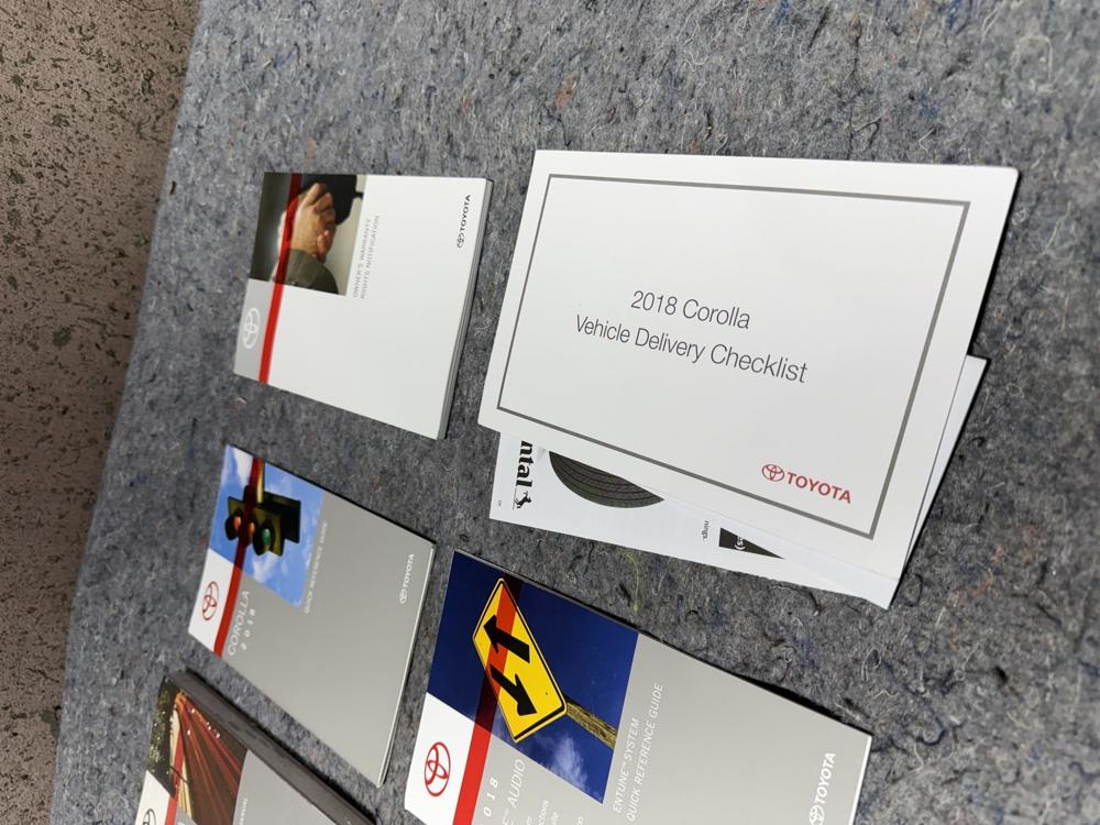 2018 Toyota Corolla Owners Manual OEM Engine Quicl Reference – photo 2