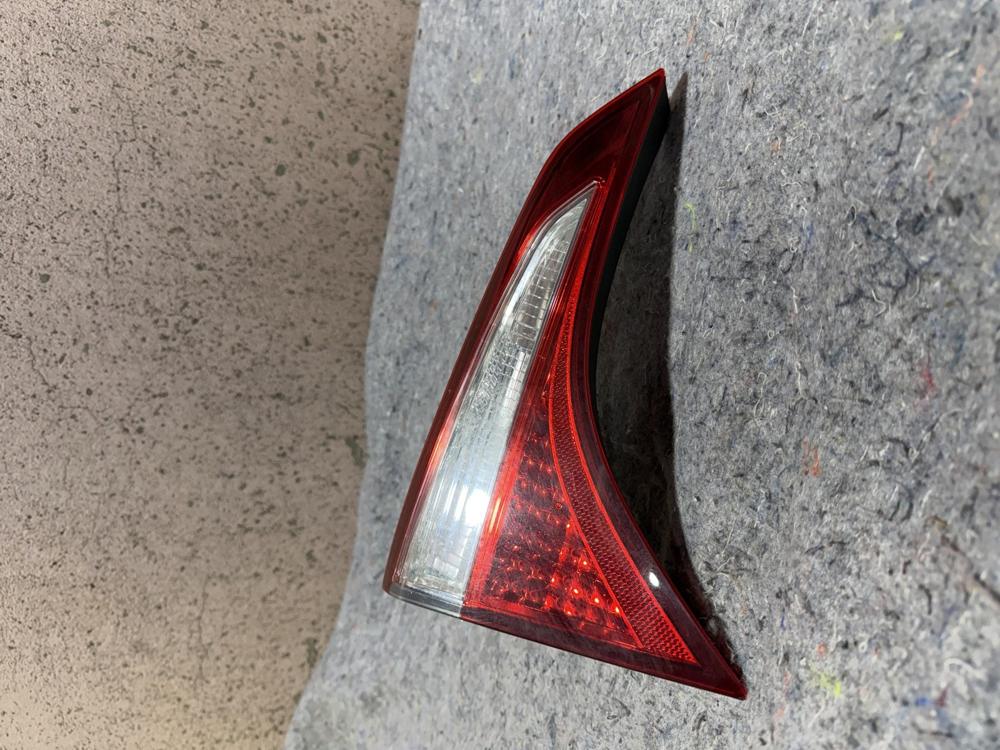 2014-2016 Toyota Corolla Driver Taillight Assmebly OEM 815902510 – photo 3
