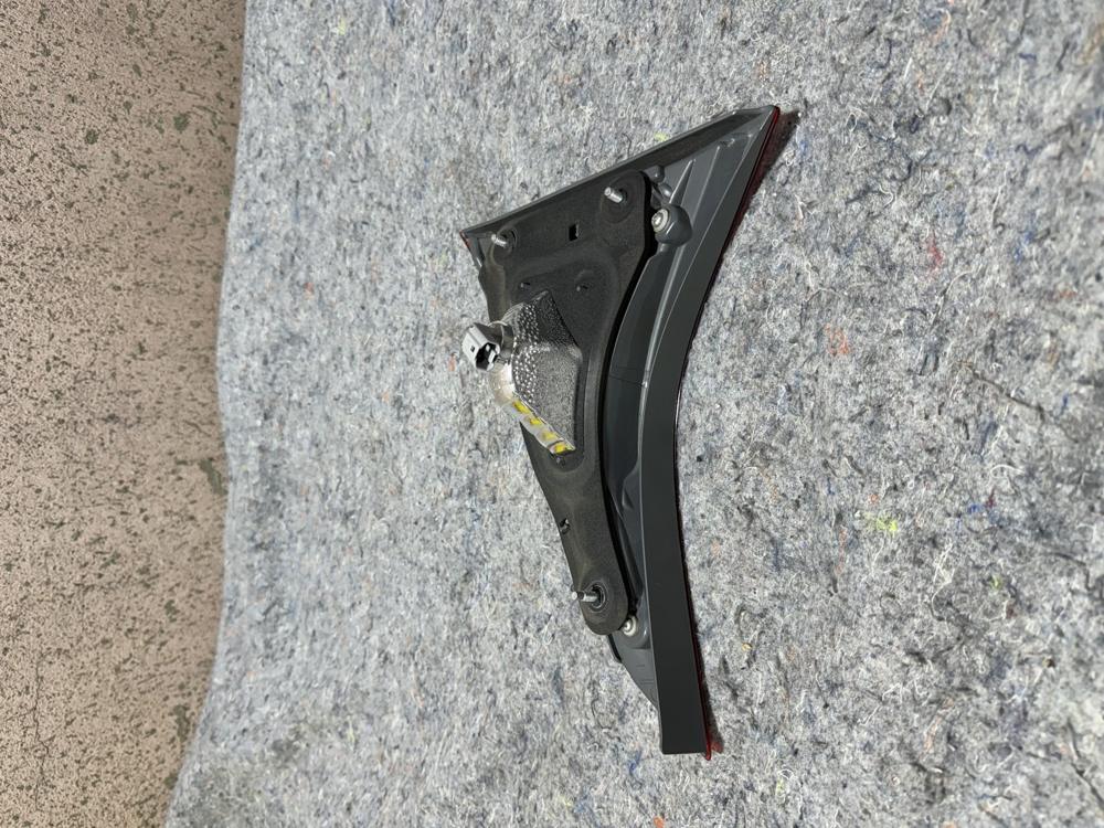 2014-2016 Toyota Corolla Driver Taillight Assmebly OEM 815902510 – photo 4