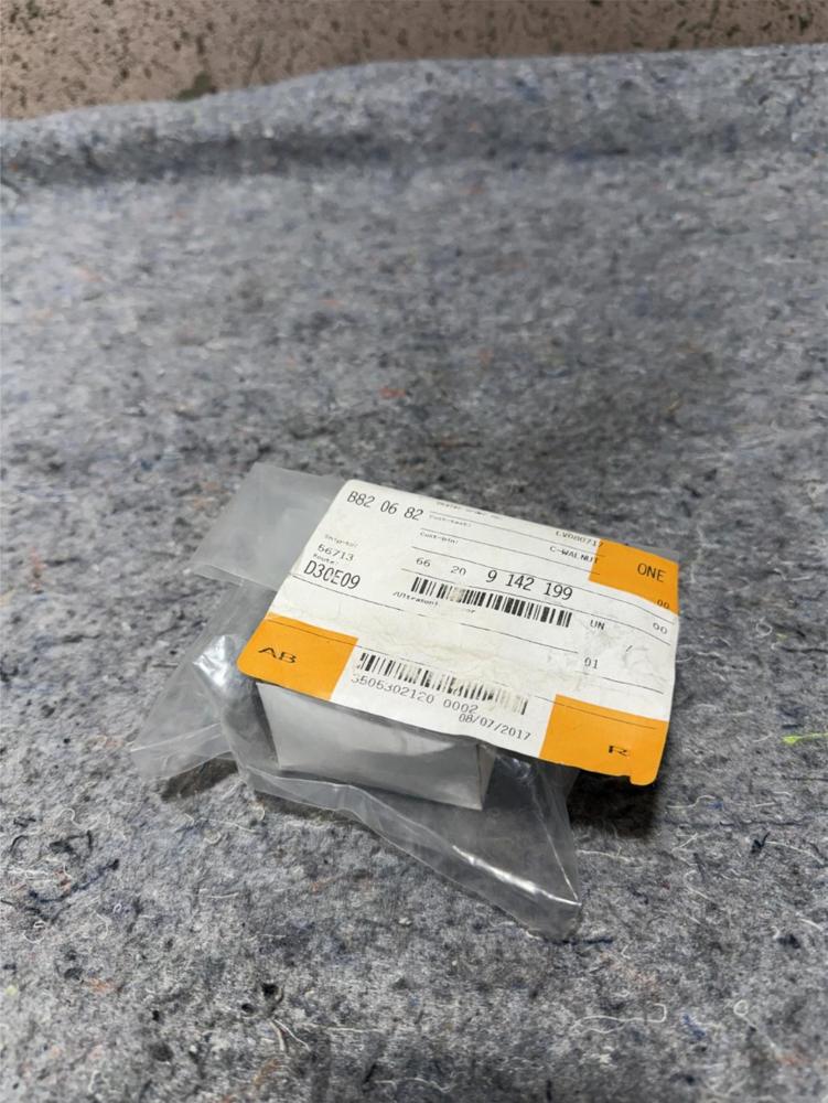 Genuine OEM Front Parking Aid Sensor BMW 66209142199 – photo 1