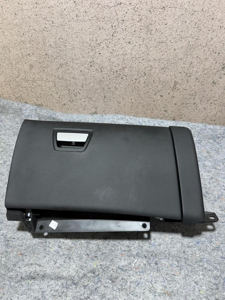 14-17 Maserati Ghibli Quattroporte Dash Glove Box Storage Compartment Black OEM – photo 1
