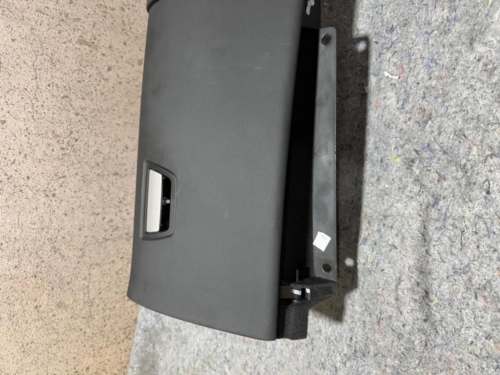 14-17 Maserati Ghibli Quattroporte Dash Glove Box Storage Compartment Black OEM – photo 2
